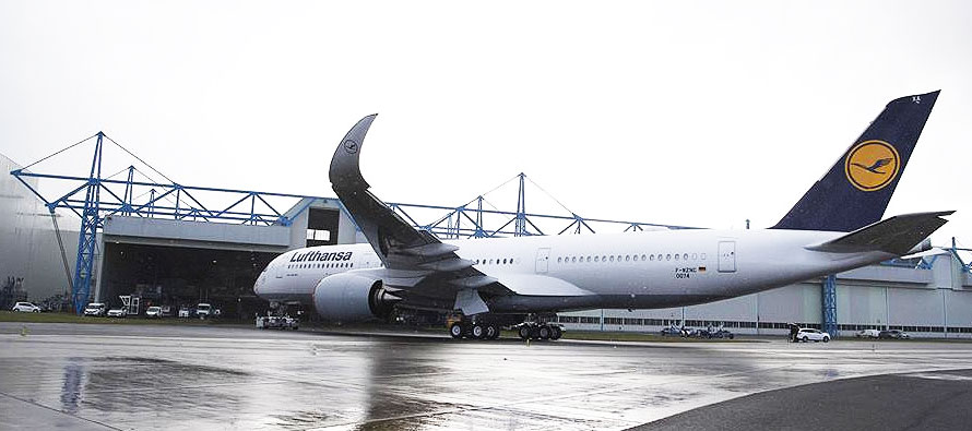 Lufthansa pilot flights passengers
