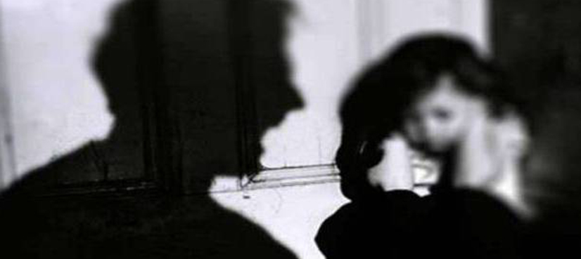 man strangulates three minor daughters
