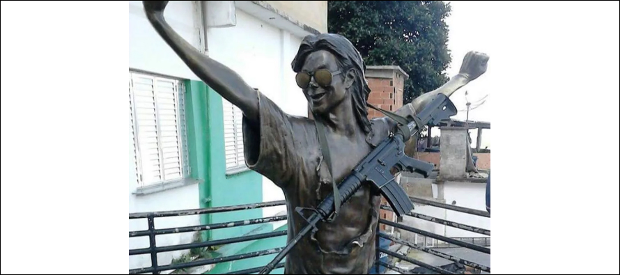 Michael Jackson statue