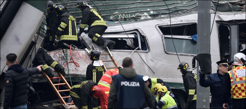 train derails