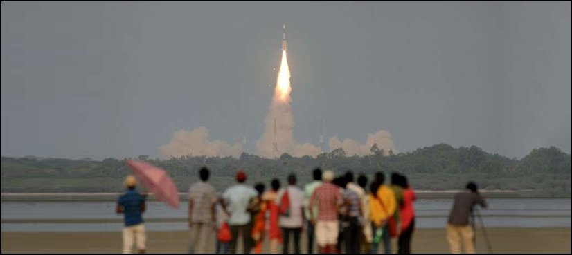 Indian scientists lose contact satellite