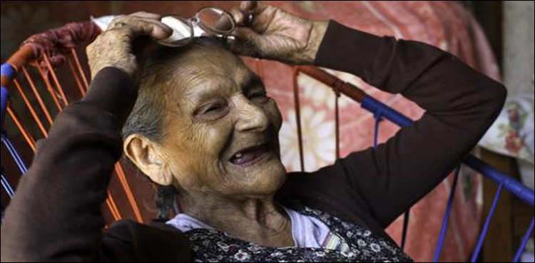 Mexican woman joins school