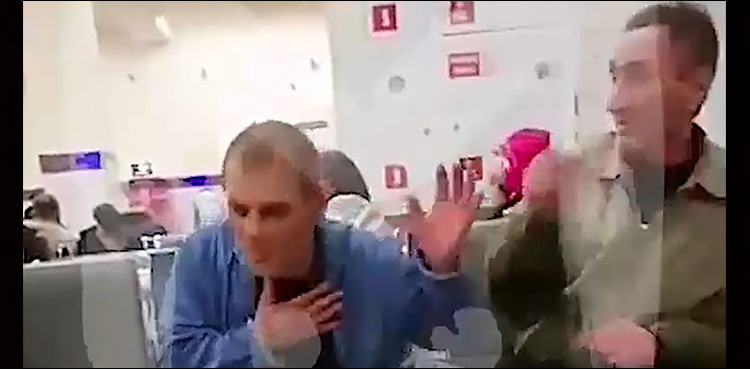 Man stabs his friend in the chest for being late