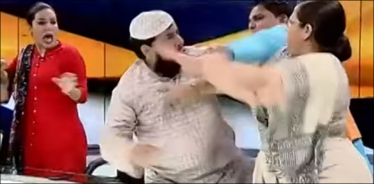 Indian cleric slap woman