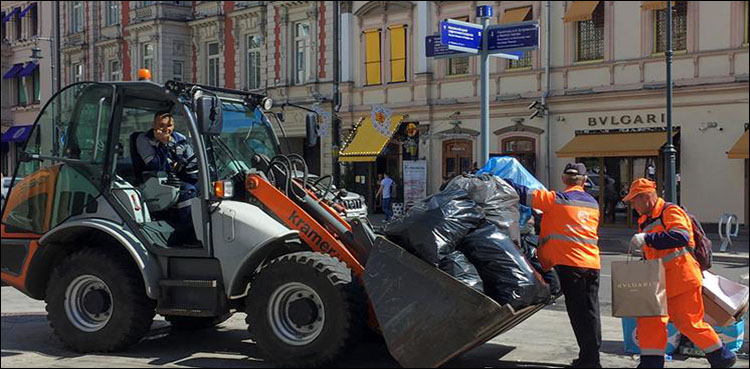 After shock Russia win, Moscow cleans up huge party mess