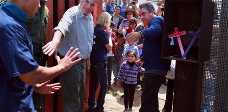 Bulk of families separated at US-Mexico border remain apart
