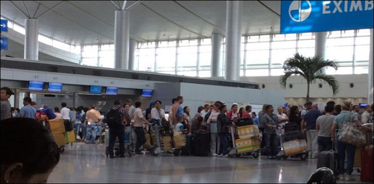 Pakistanis Guangzhou Airport stranded