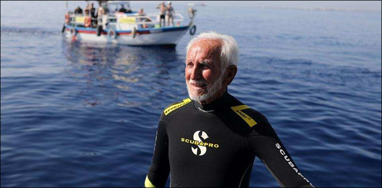 95 year old WW2 veteran breaks record as oldest scuba diver