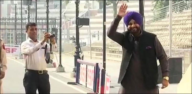 Sidhu arrives in Pakistan