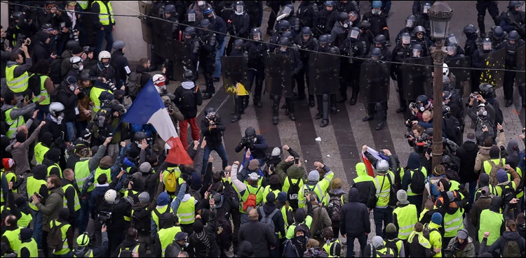 yellow vest