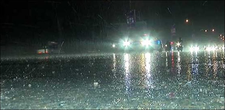 Steepish M9 roads submerge after Badin hailstorm, heavy rains