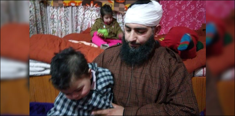 Toddler, pepper sprayed, father, beaten, occupied Kashmir, Mirwaiz