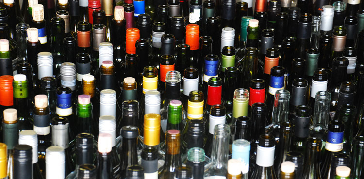 liquor-wine-bottle-lahore-police