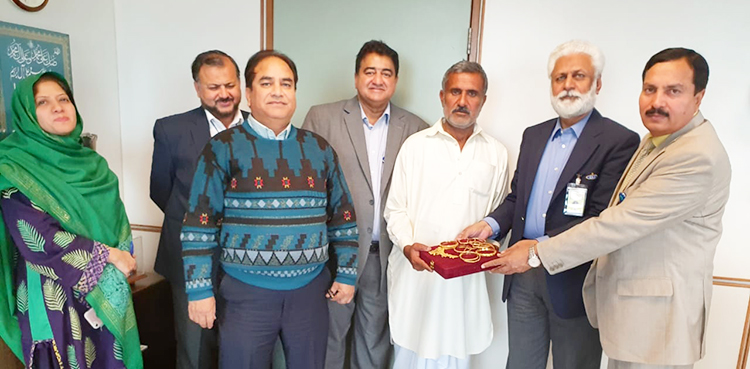 gold jewellery, civil aviation authority, Lahore airport,