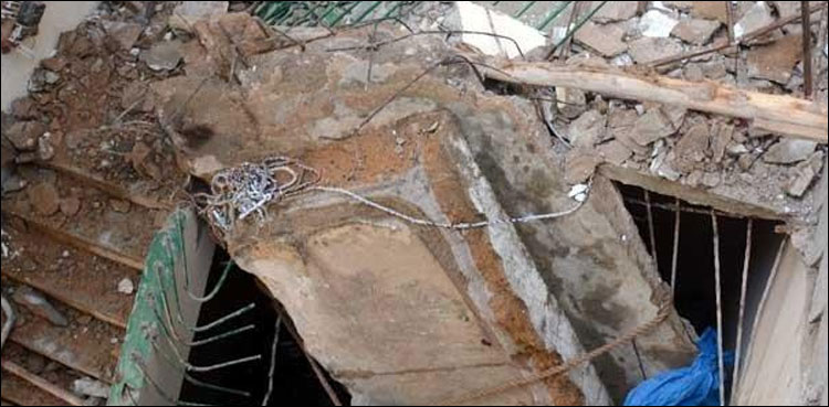 Roof collapse, two killed, Sargodha