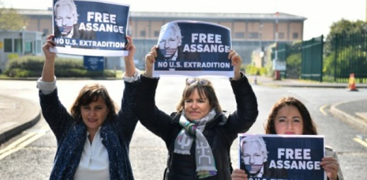 Julian Assange arrest