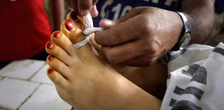 man kills wife, karachi