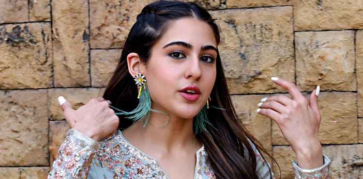 Sara Ali Khan family photo viral