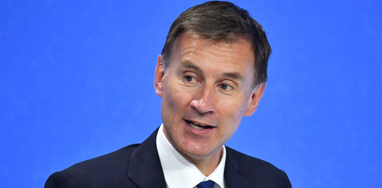 UK economy grows, recession exit hopes