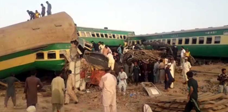 Sadiqabad train accident