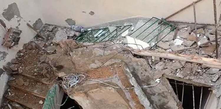 Wall collapse Lahore