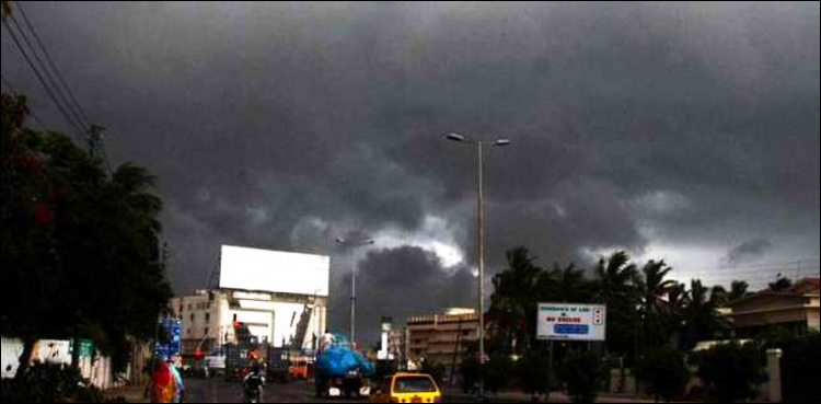 Karachi rainfall, hot and humid