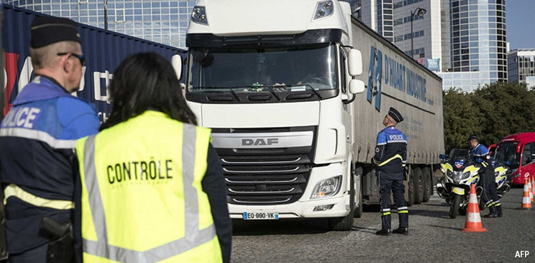 France lorry Pakistani migrants