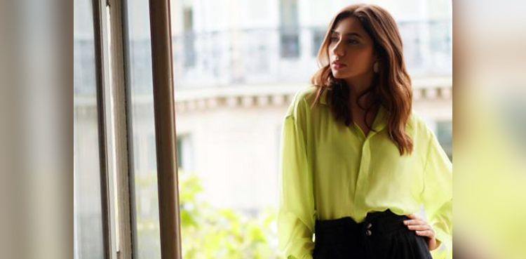Mahira Khan, social media