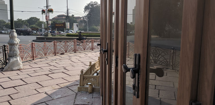 Karachi street library