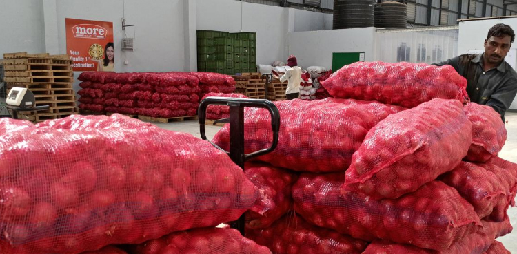 onions tomatoes consignments, Karachi market, Iran Afghanistan