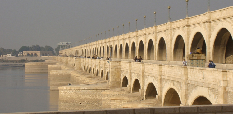 Alarming water shortage, Sindh barrages, agriculture