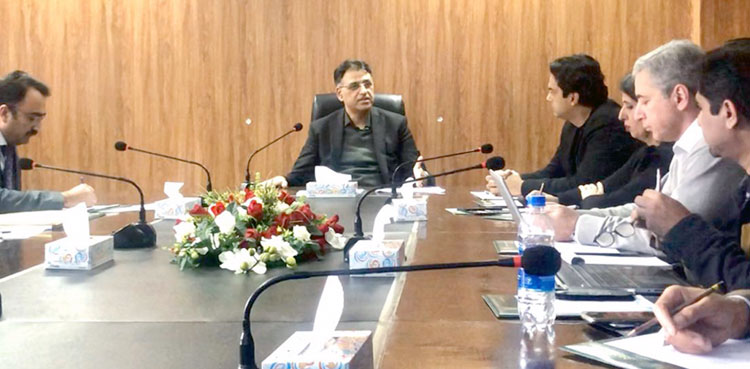 Asad Umar, Youth