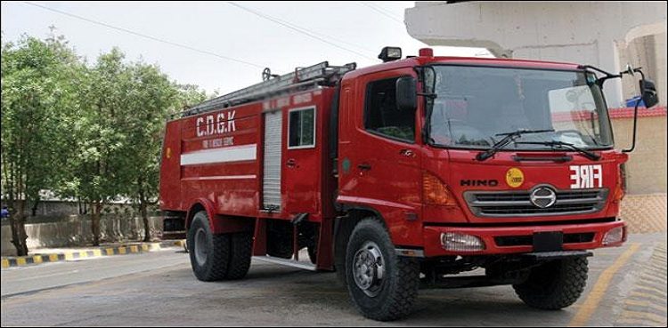 Three cargo vehicles burnt, unknown miscreants, different Karachi areas