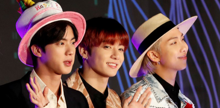 K-pop, microphones, auction