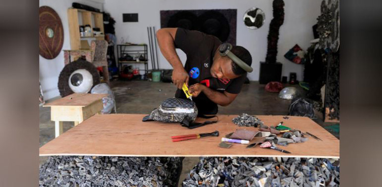 plastic waste, Nigeria artist, fashion