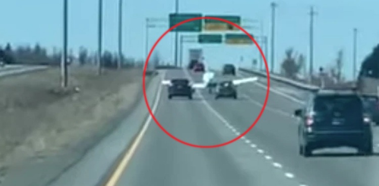 plane emergency landing motorway