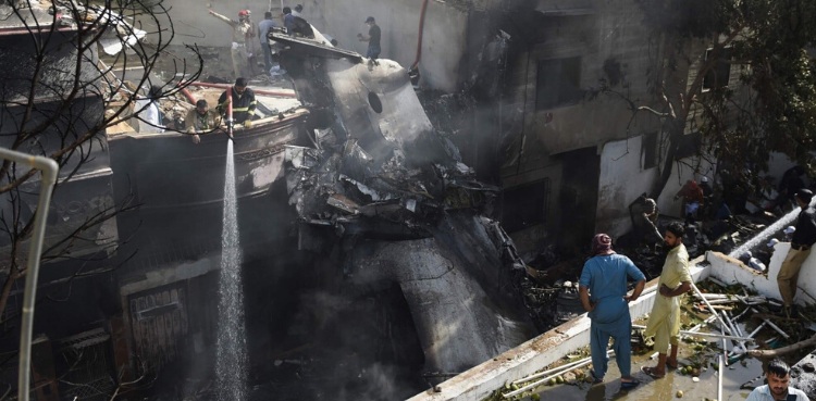 PK-8303, Plane Crash