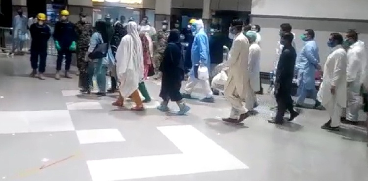 Special flight Dubai Pakistanis Peshawar airport