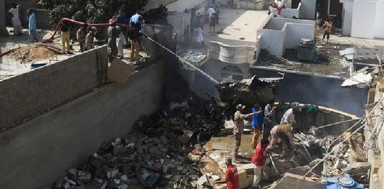 PM Khan pia plane crash