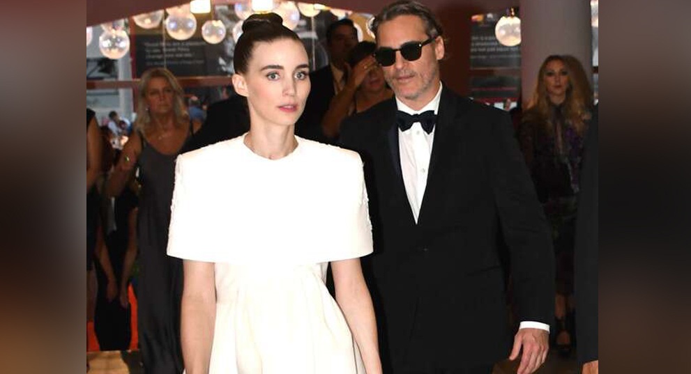 Joaquin Phoenix , Rooney Mara, dad