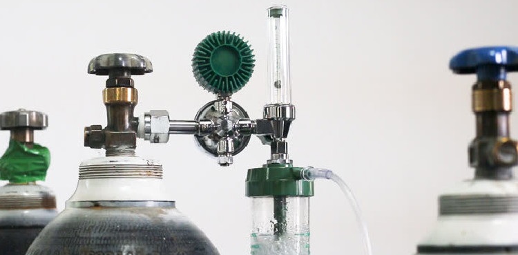 Oxygen cylinder