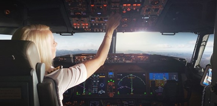Icelandair cabin crew pilots flight attendants passengers