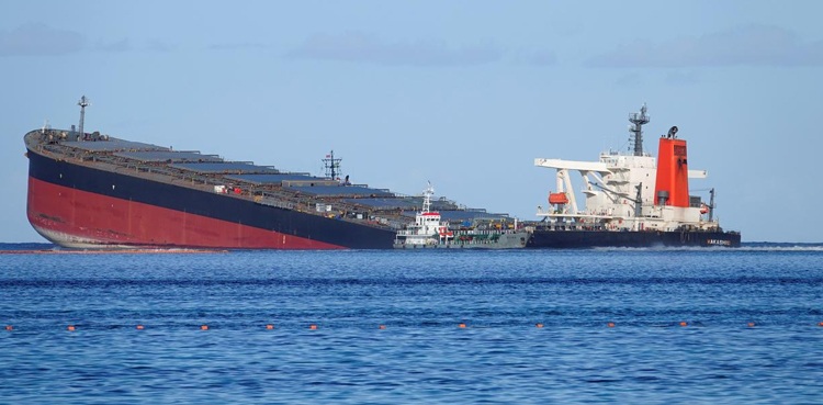 Japanese ship Mauritius oil spill breaks apart