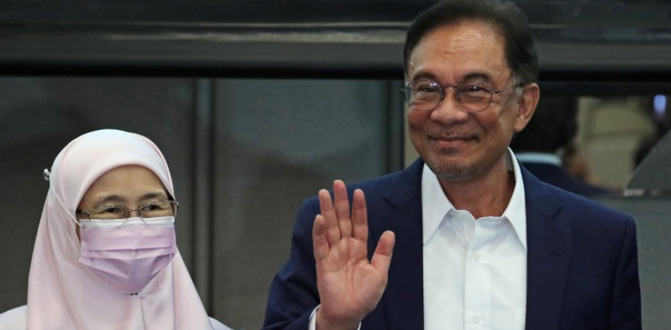 Anwar Ibrahim, MH17 downing, Putin