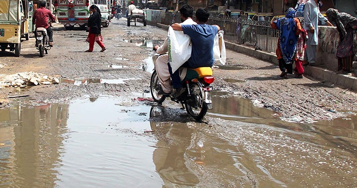 Road-construction-karachi--mega-projects-site-area