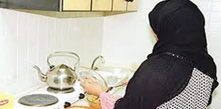 rob female domestic helper servant Karachi