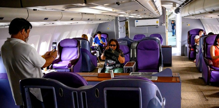Thailand plane cafes
