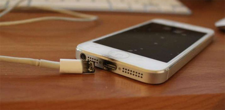 smartphone charging electrocuted girl school homework