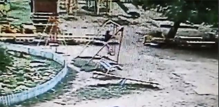 playground, boy 360 degree swing