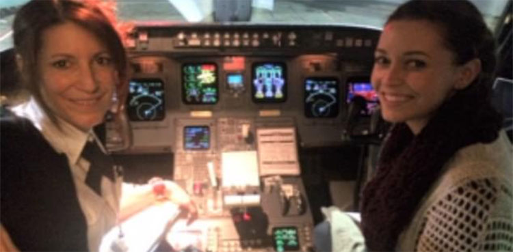 plane, mother, daughter, pilot, commercial flight, history
